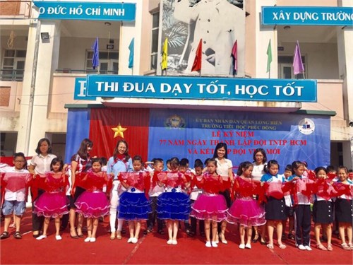 Lễ kết nạp đội viên mới – kỉ niệm 77 năm thành lập Đội TNTP Hồ Chí Minh.